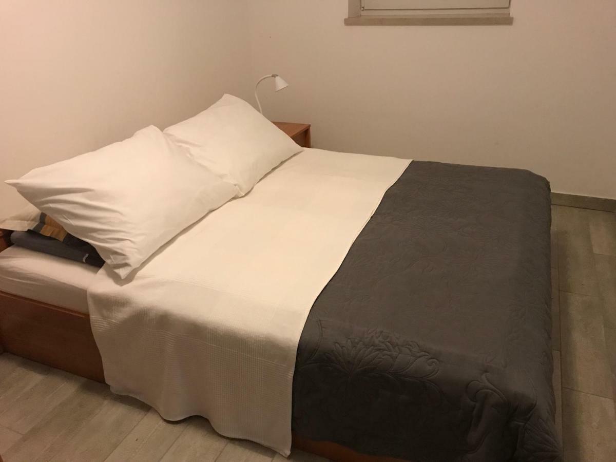 Midavkl Apartamento Pirovac Exterior foto