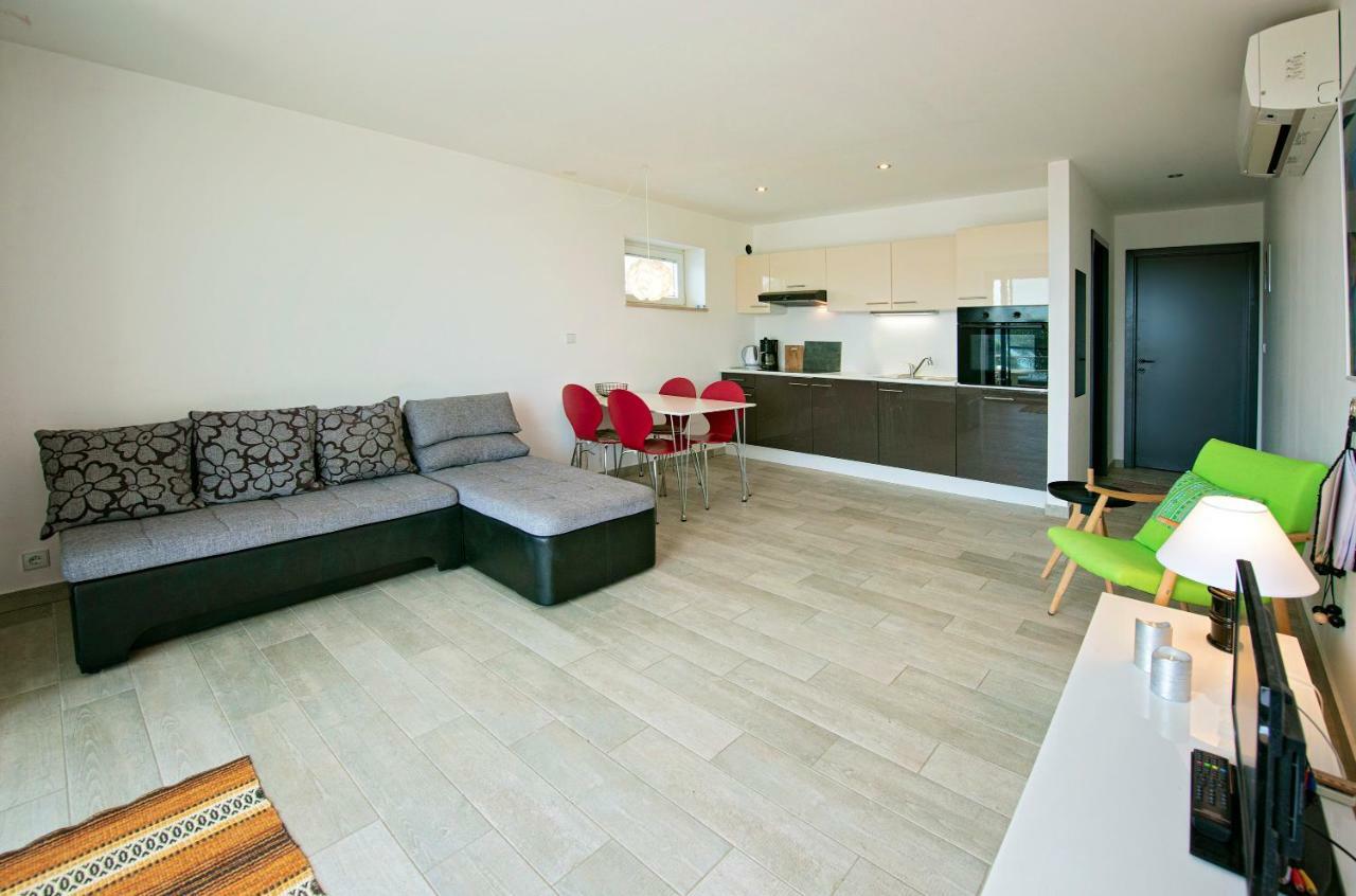 Midavkl Apartamento Pirovac Exterior foto
